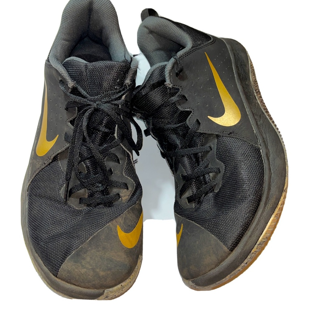 Black Nike Fly By shoes Low Basketball 908973-090 Black Lace Up Gold Swoosh 12